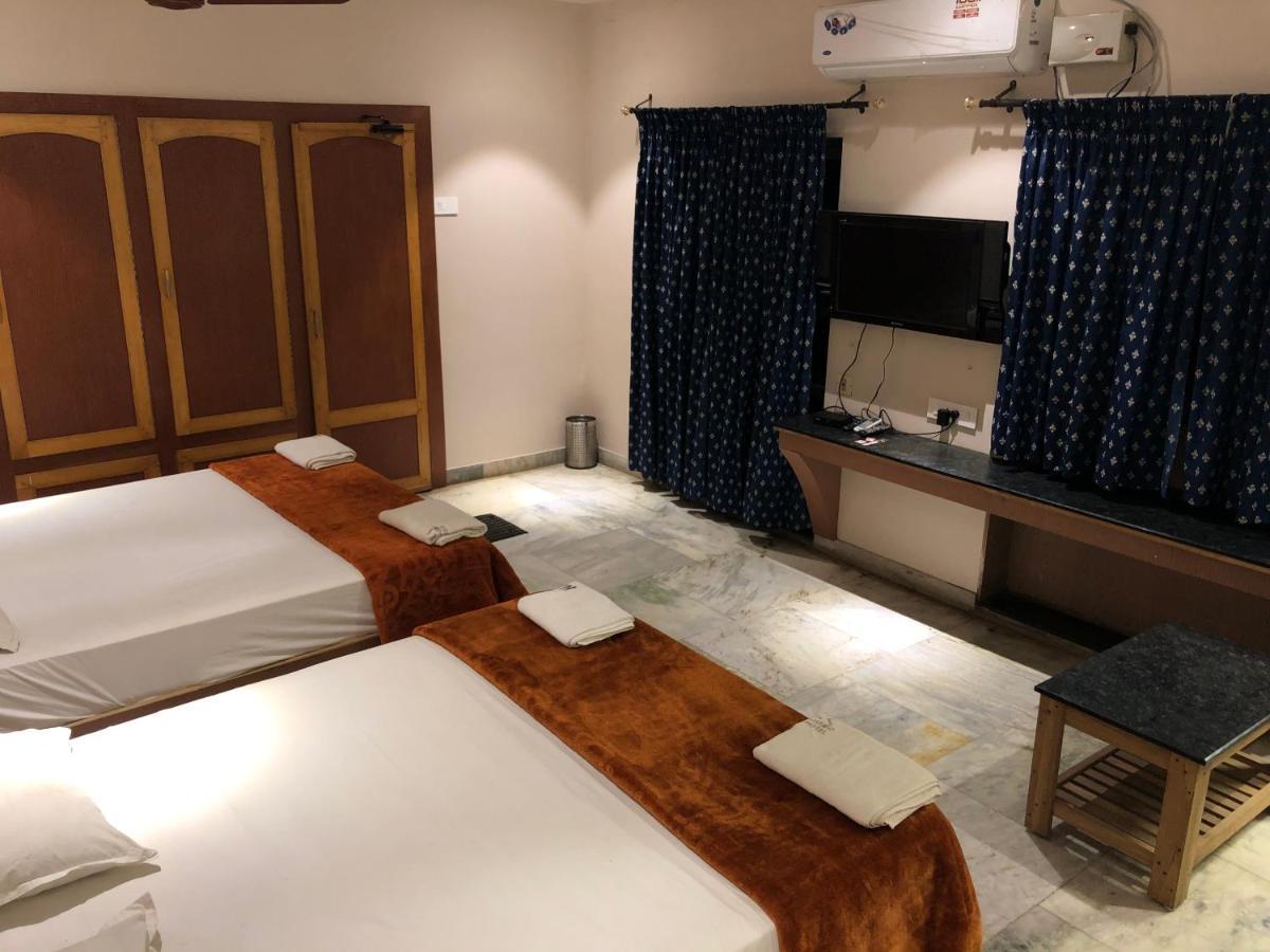 New Cape Hotel Канякумари Екстериор снимка